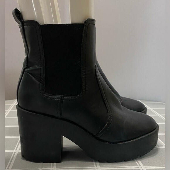 Silent Black Pull On Ankle Boot Shoes Wednesday Platform Sole Round Toe Size 9 - Picture 1 of 12